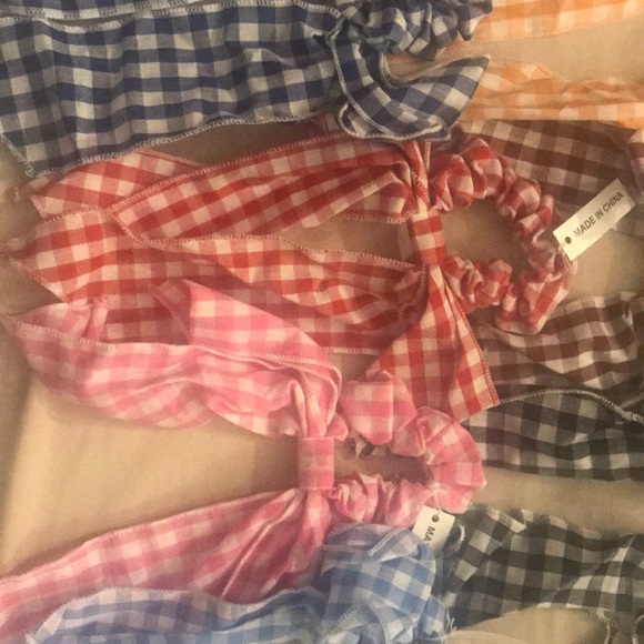 7 Hair scrunchie with bow - Picture 3 of 4